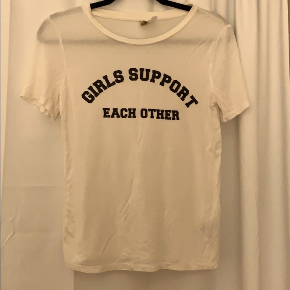 “Girls Support Each other” T-shirt